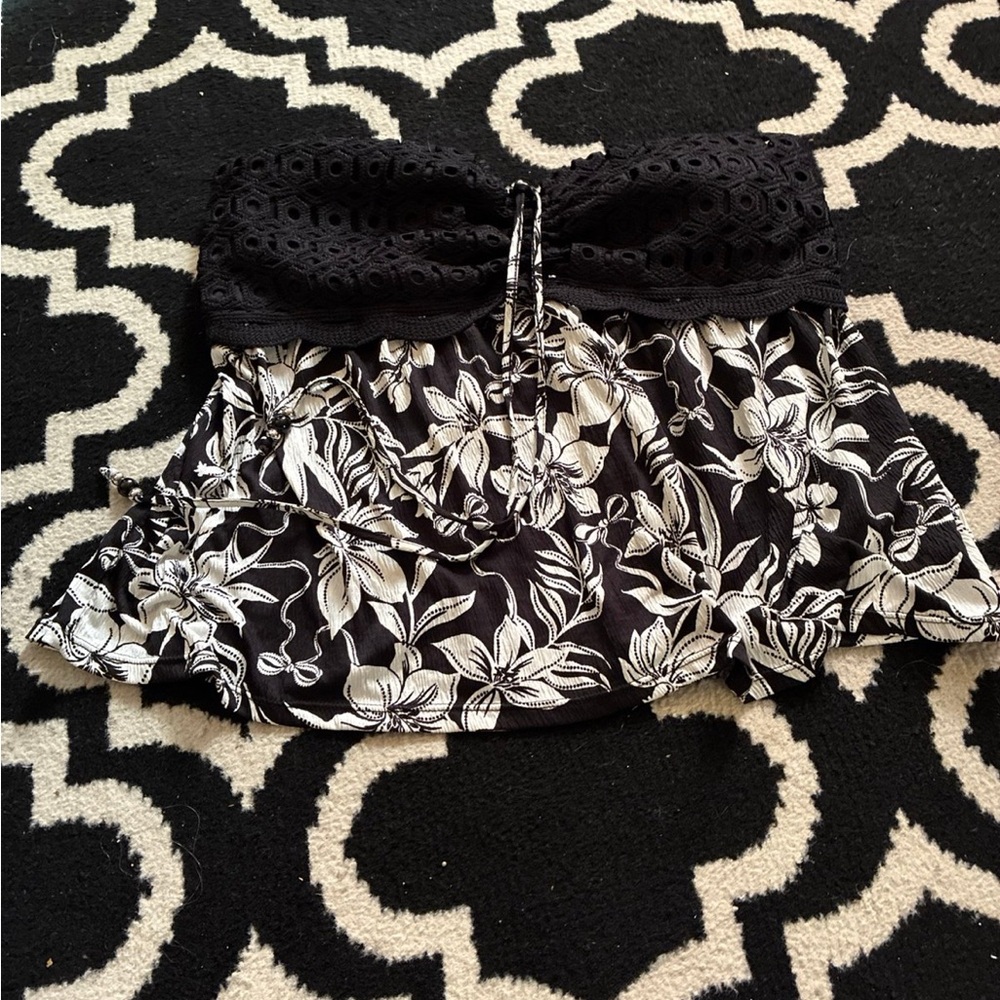 Black and White Floral Lace Tank Top